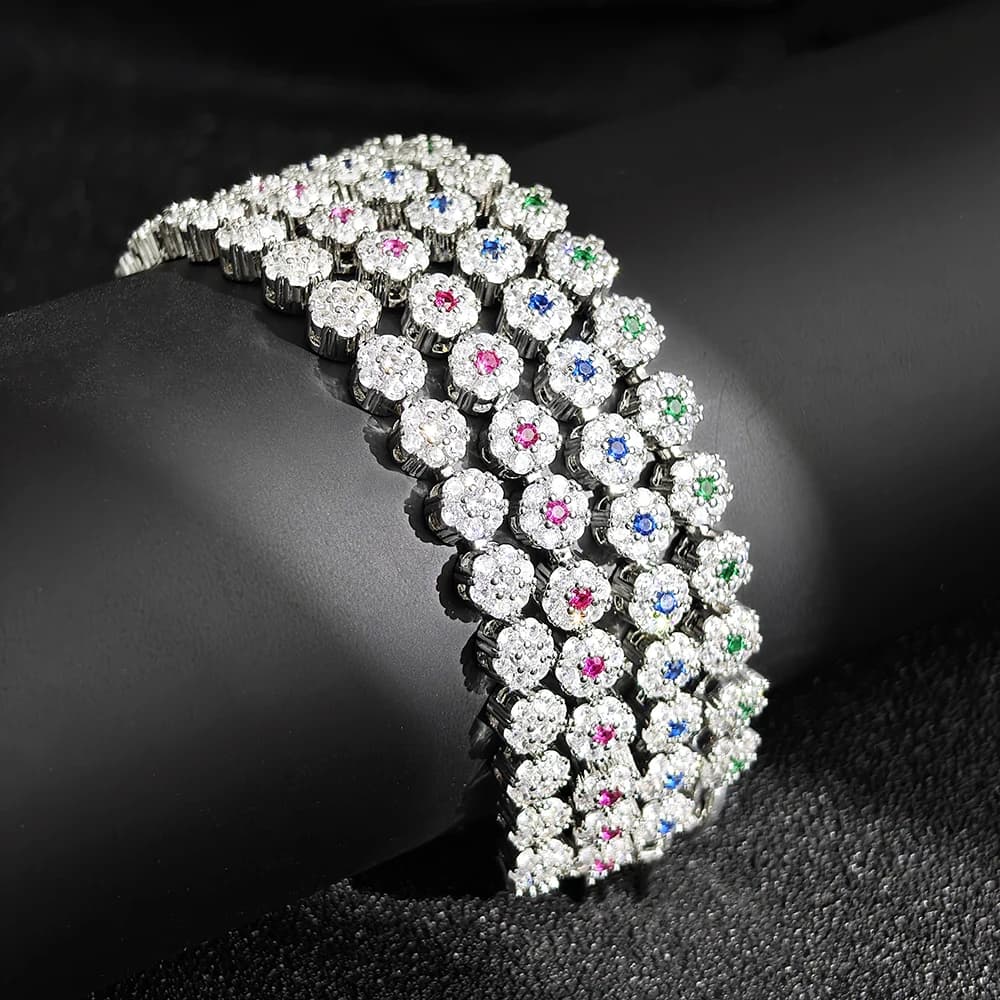 2025 Nuovo braccialetto di lusso rotondo rosso verde blu bianco colorato braccialetto di colore per le donne regalo di San Valentino commercio all'ingrosso di gioielli S7192