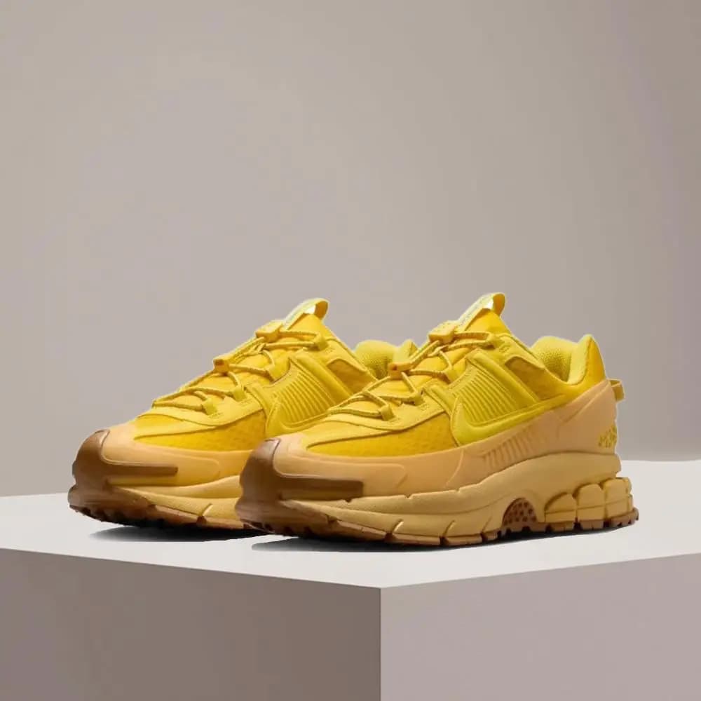 Nike ZOOM VOMERO ROAM Lightning Series Scarpe da corsa casual basse, ammortizzate, antiscivolo e resistenti, stile unisex HJ4646-700