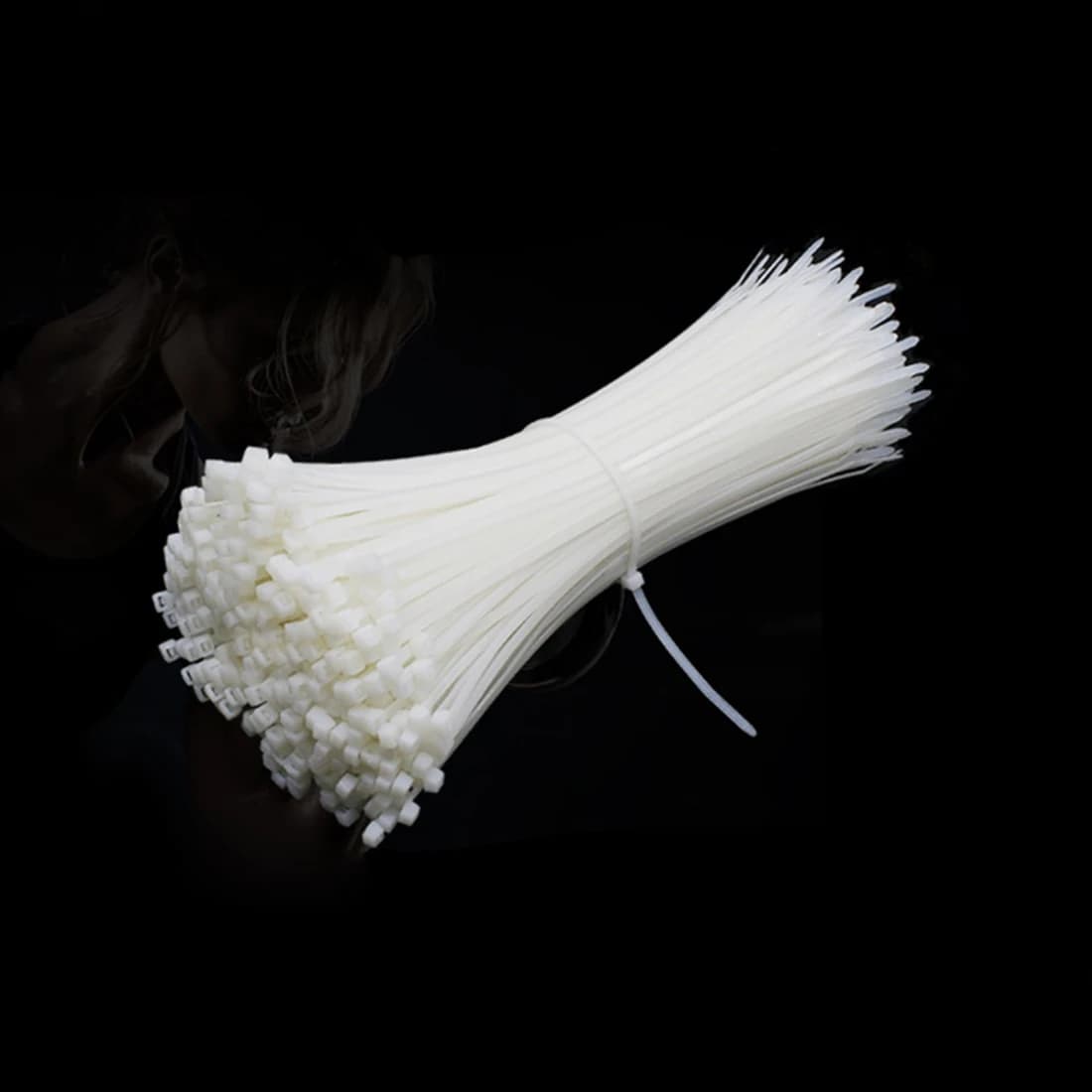 Fascette per cavi in nylon da 200 pezzi 4 * 250mm Cinghie per cavi autobloccanti bianche Tag Guarnizione in plastica all'ingrosso