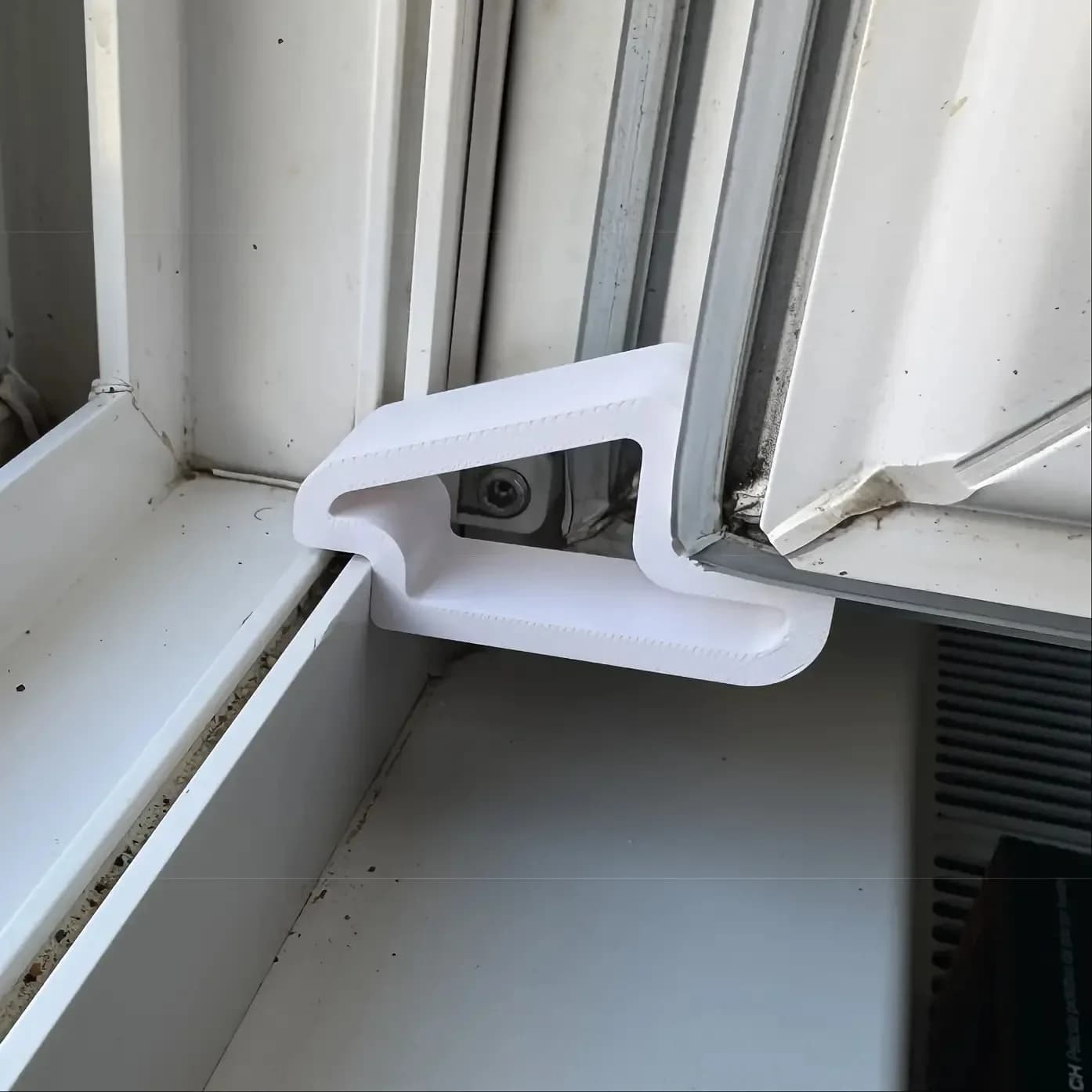 9Pcs Plastic Anti-Collision Bumper Track Lock Kit Door Window Stopper Sturdy for Balcony Patio Door Window Isolation Ventilation