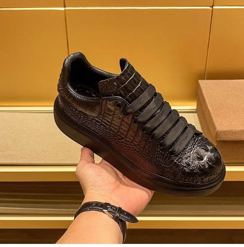 2025 black men's breathable summer shoes with crocodile print casual sports shoes with soft sole in natural cow leather