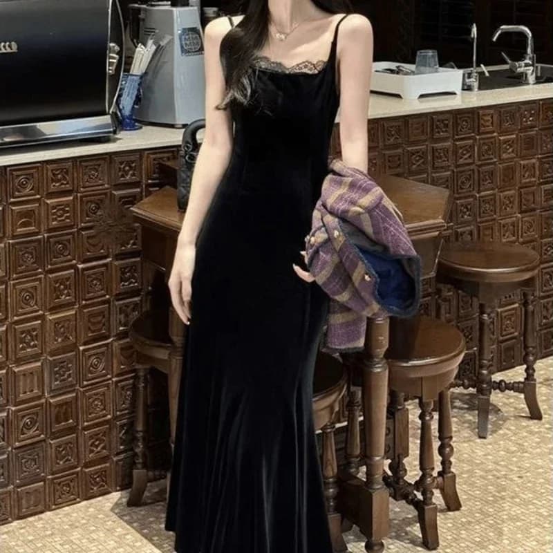 Abito con bretelle in velluto nero Autunno e inverno da donna Nuovo temperamento Vita sottile Gonna lunga con fondo sottile