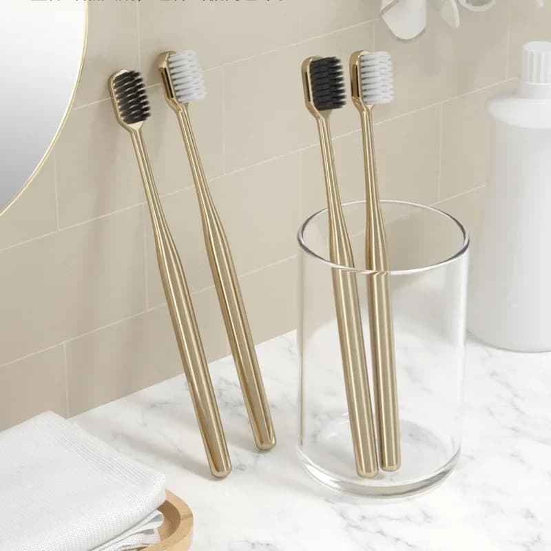 Spazzolino morbido Uomo Donna Spazzolino da denti per adulti Oro Argento Spazzole dentali Eleganza Spazzolini da denti delicati Goccia escova de dentes