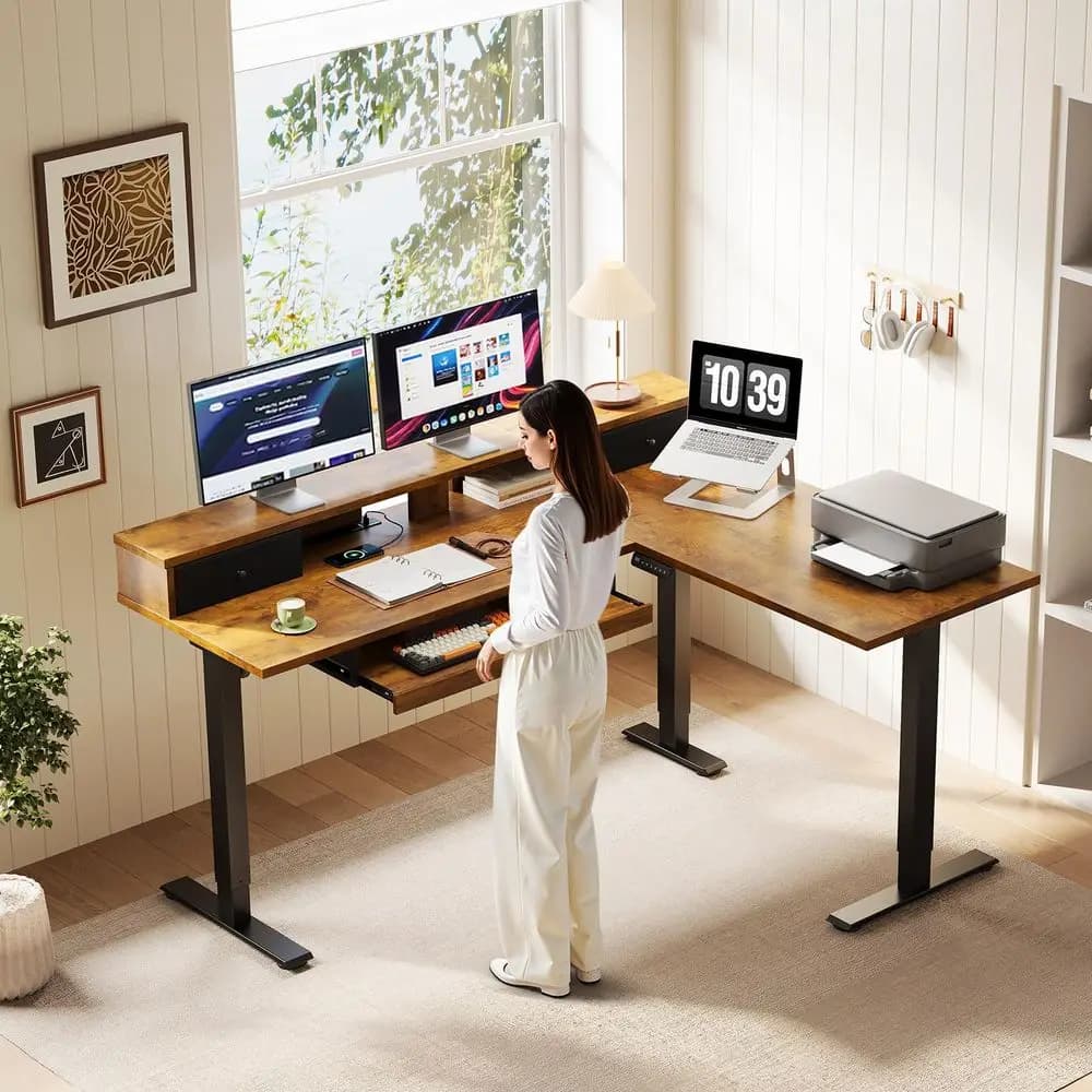 Scrivania Elettrica Regolabile in Altezza a Forma di L da 59 Pollici con Cassetti, Scrivania Angolare per Computer con Vassoio per Tastiera e Supporto per Monitor