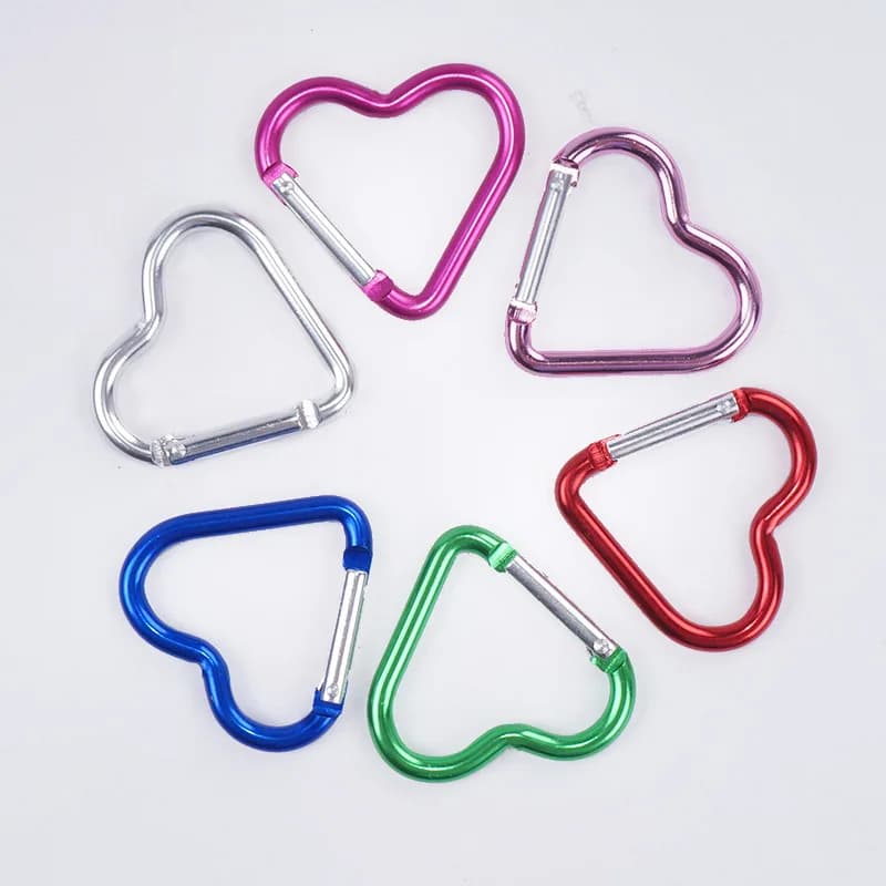 1 pz moschettone in alluminio a forma di cuore portachiavi clip portachiavi esterno gancio bottiglia d'acqua fibbia appesa kit da viaggio accessori