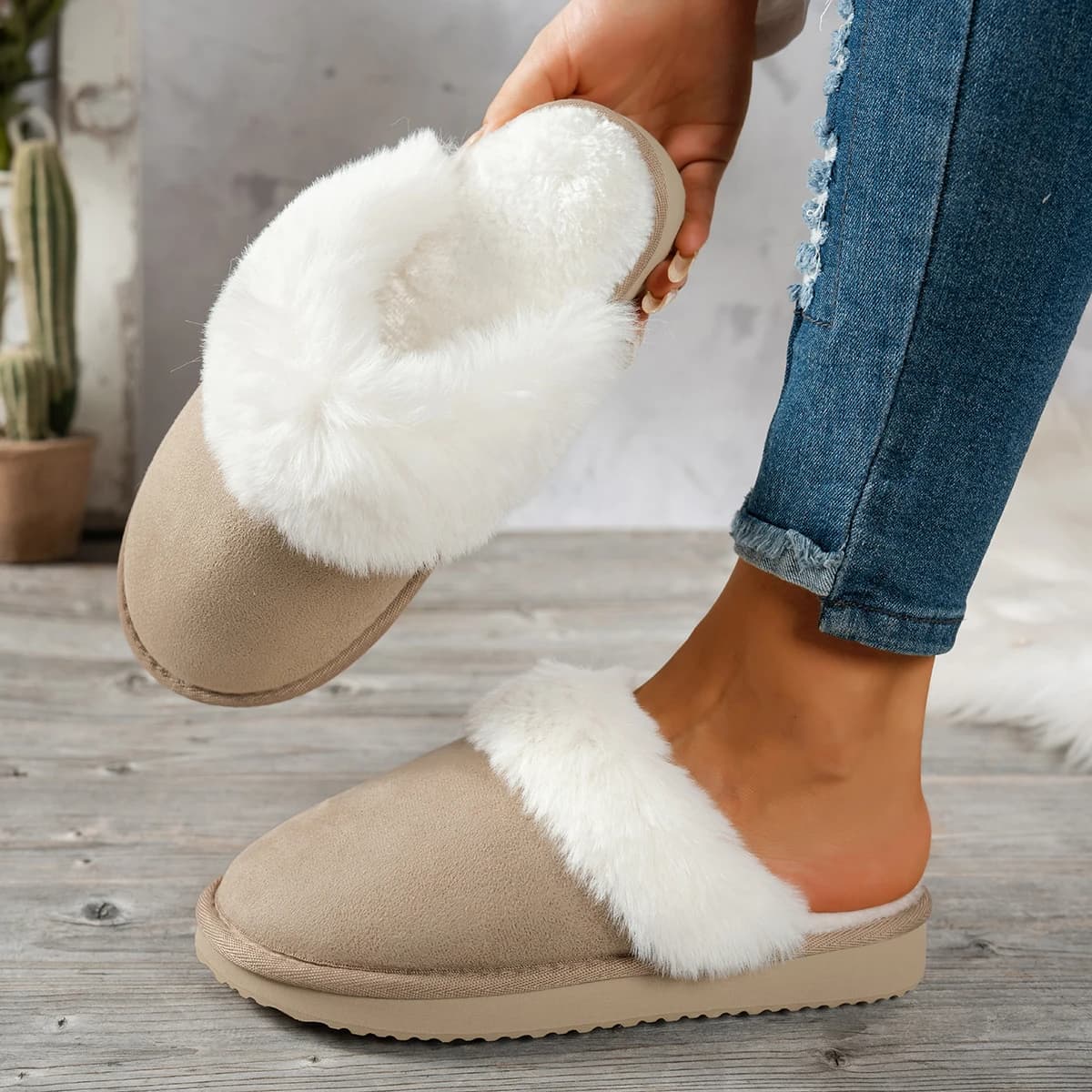 Pantofole da casa slip-on comode e comode con tacco basso in tinta unita invernale da donna Pantofole morbide e spesse casual in peluche