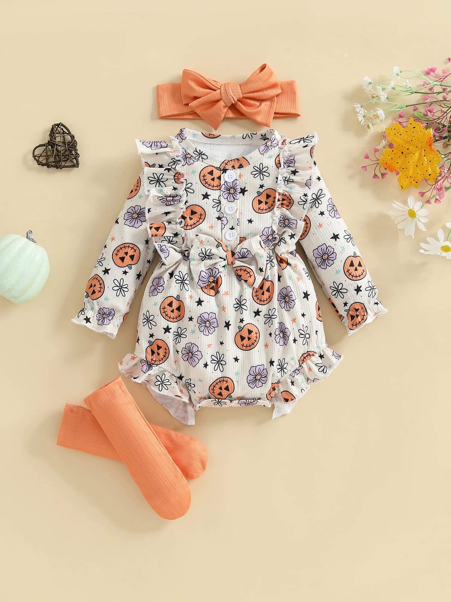 Complete as a child for Halloween, long sleeve clown with pumpkin-shaped patch, with matching socks and set of bands for autumn holidays
