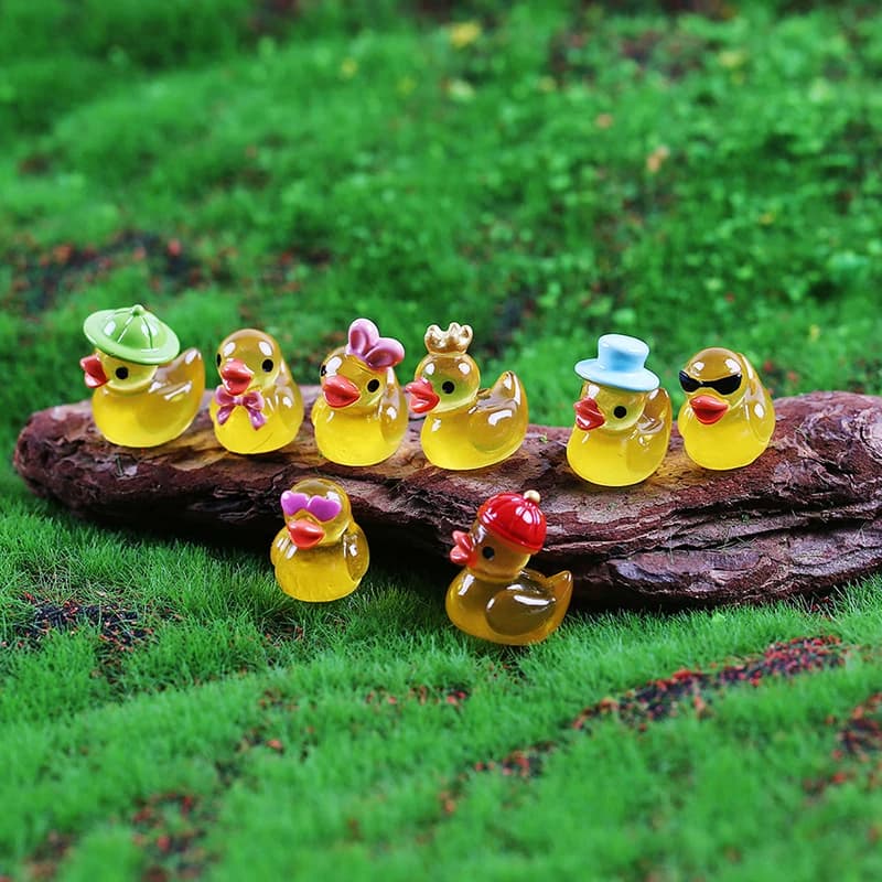 ** 8pcs Luminous Resin Mini Yellow Duckling Miniatures Doll House Glow-in-the-Dark Ducks Figurines For DIY Aquarium Garden Decor