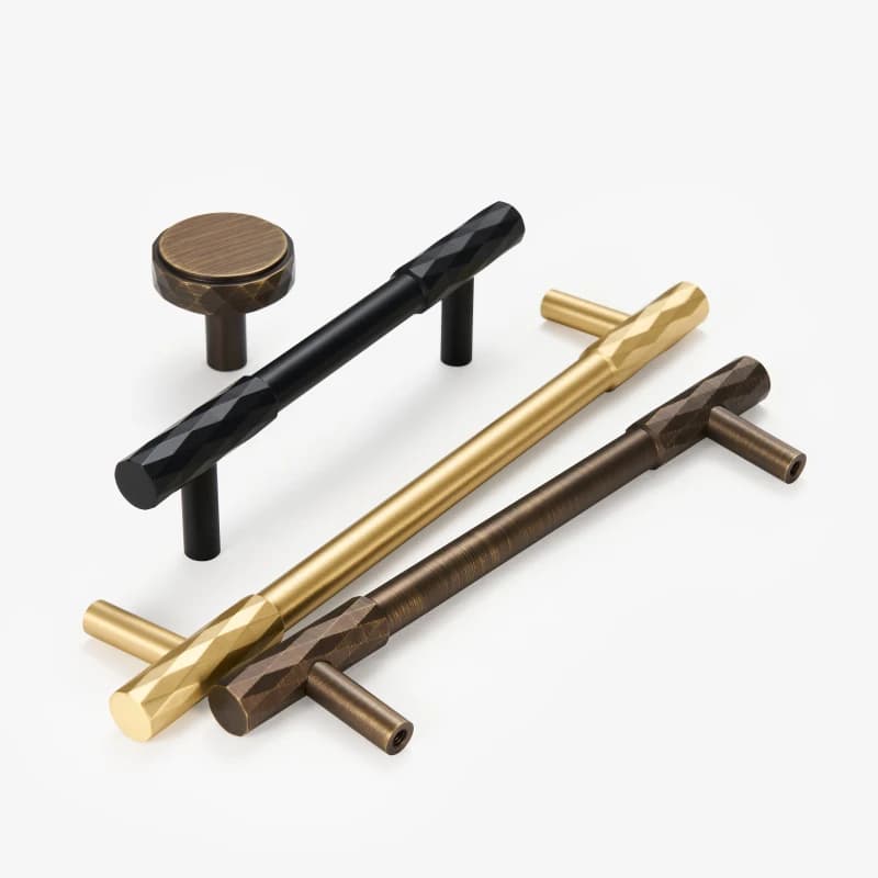 Maniglie per Mobili in Ottone Moderne Martellate, Maniglie Lunghe e Pomelli Rotondi per Armadi, Guardaroba, Cassettiere, Scarpiera e Cassetti