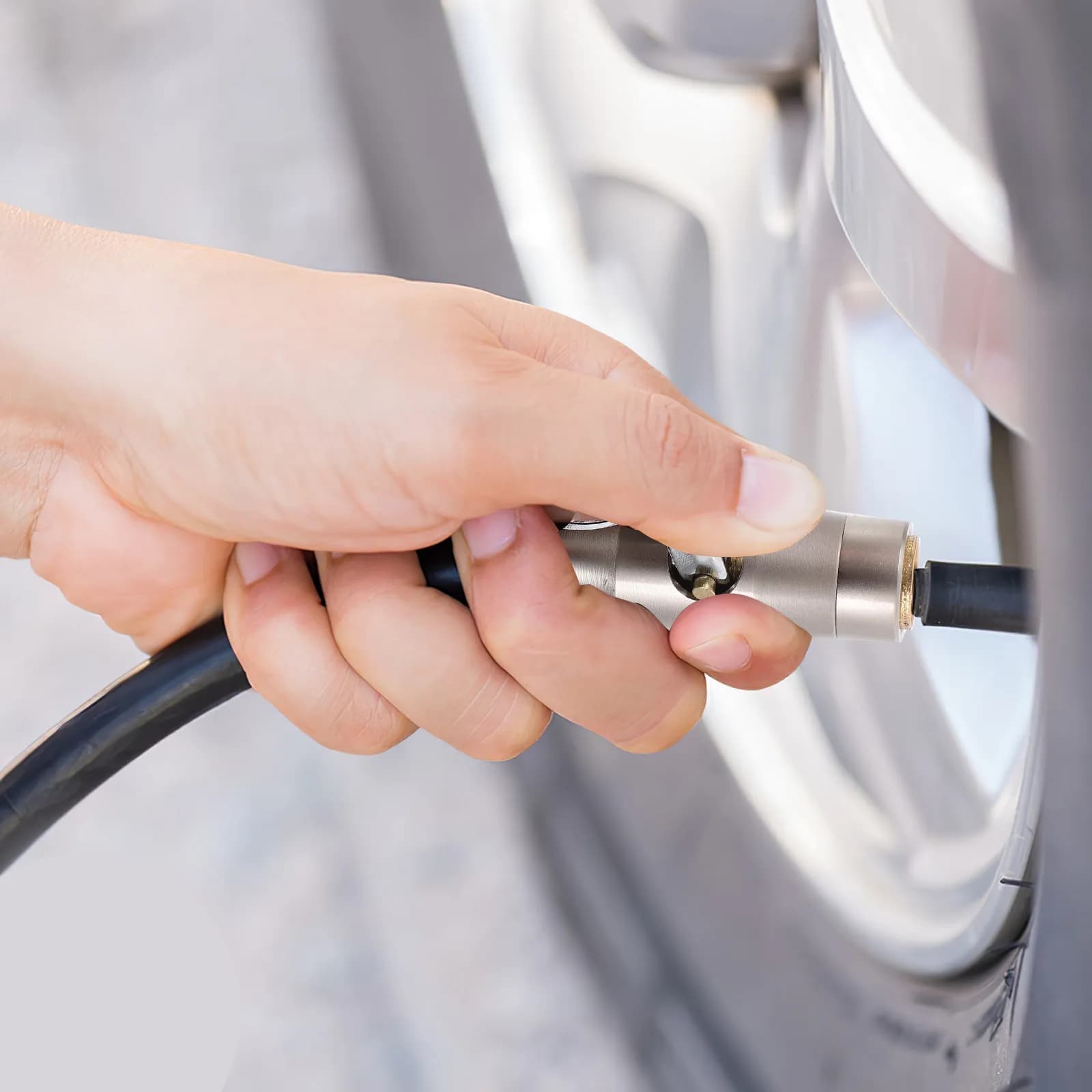 Connettore Valvola Autoserrante per Gonfiaggio Pneumatici Auto, Adattatore per Pompa Gonfiagomme, Accessorio per Ruote Auto