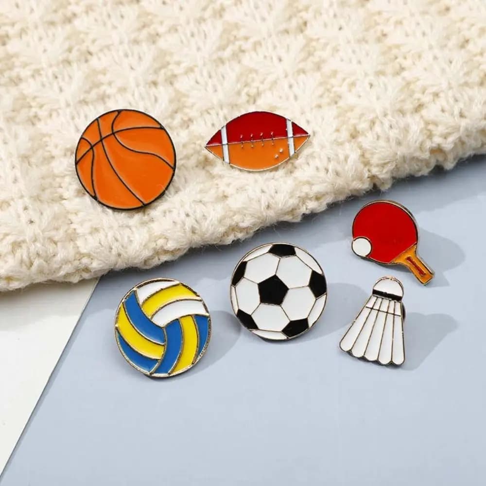 Simpatico smalto pallone sportivo calcio pallavolo spilla da basket per donna uomo sportivo gioielli camicia zaino spille distintivo regalo