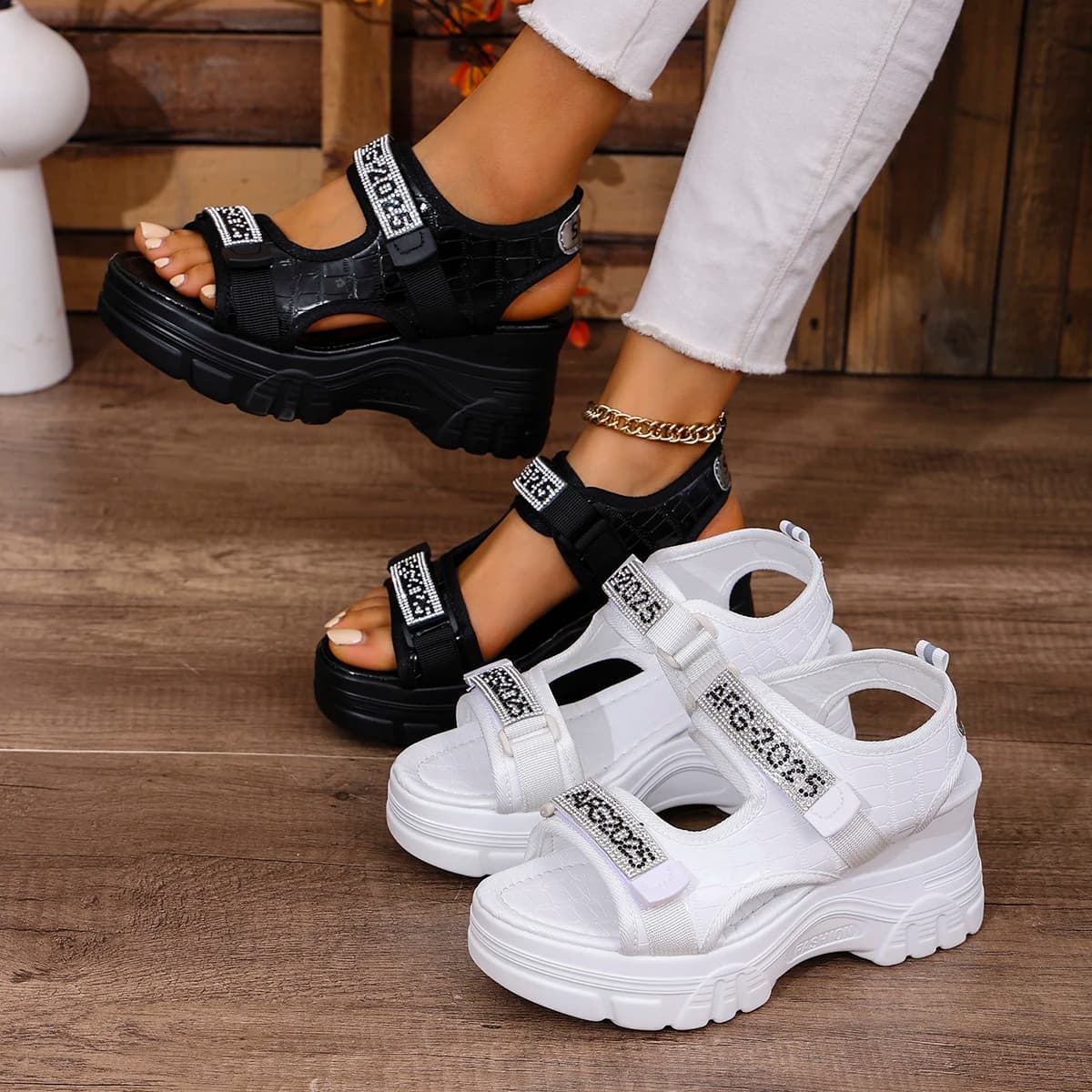 Sandali con zeppa con plateau da donna Moda estiva Nuove scarpe da donna Sandali da spiaggia casual in velcro leggeri e comodi Zapatos De Mujer