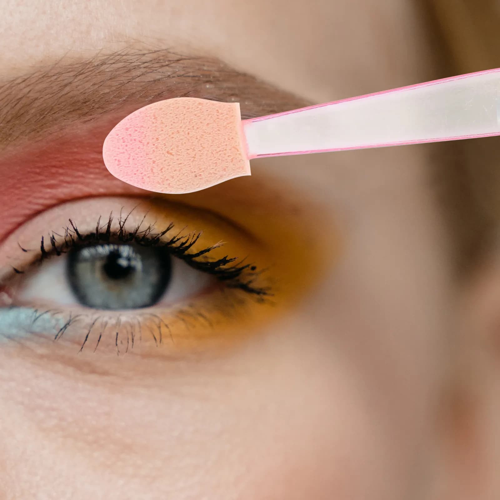 1Set Dual Sides Eyeshadow Applicator Disposable Makeup Brushes with Soft Sponge Tips No Need to for Travel Daily Use