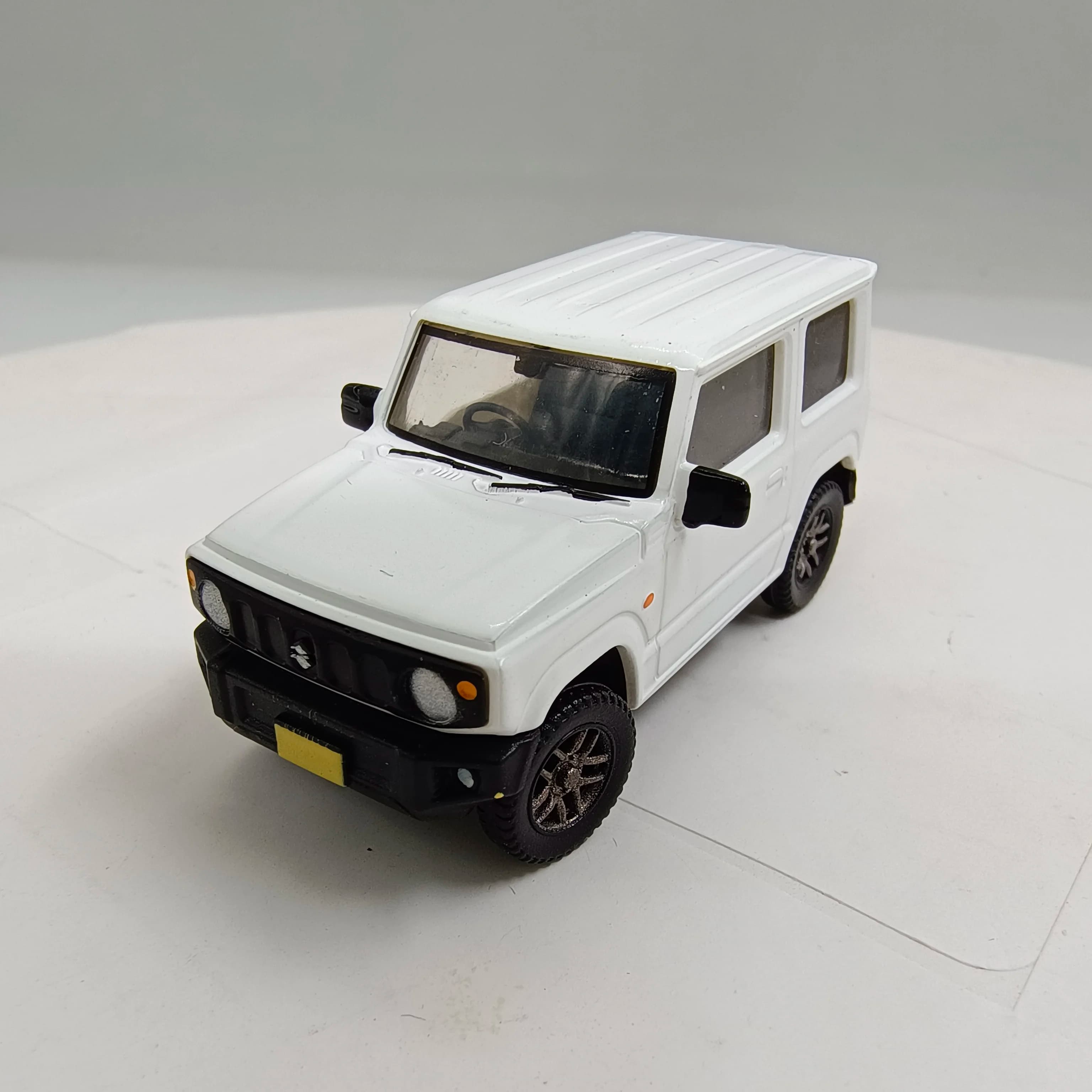 Bulk Scala 1:64 Suzuki Jimny Mini modello di auto in plastica Collezione statica Decorato Regali di festa Giocattoli-Senza scatola dei colori