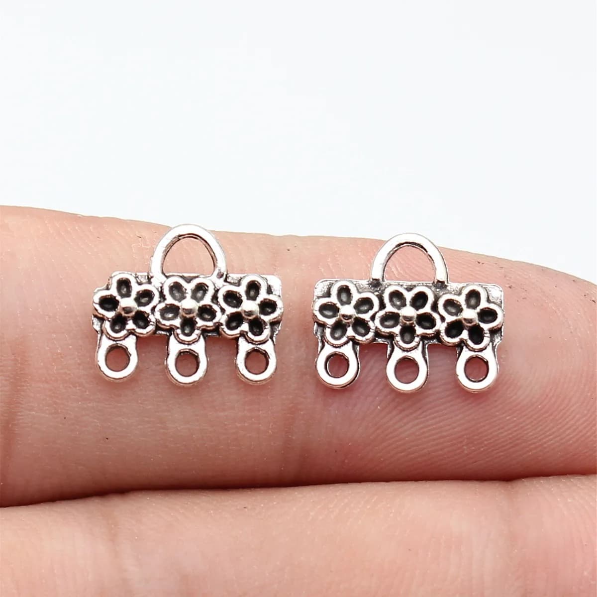 40 pz/lotto 13x11mm Argento Antico Fiore Orecchino Connettori, Gioielli FAI DA TE Che Fanno I Risultati, Componenti Dell'orecchino per la Produzione di Orecchini