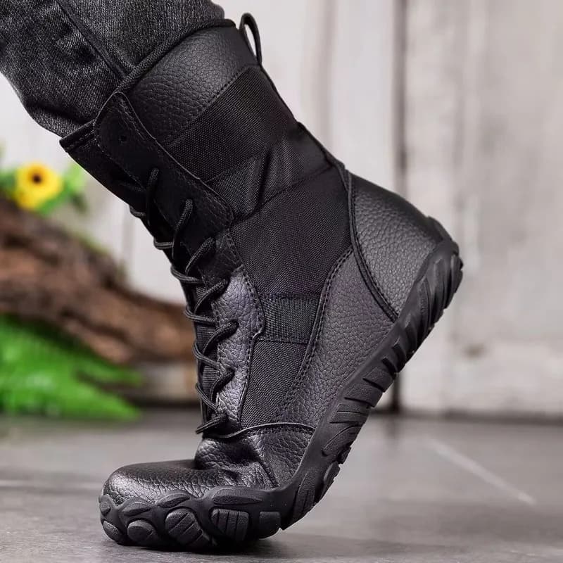 New Trend Wide Head Plus Size Outdoor Hiking Boots for Men and Women Anti Slip and Comfortable Adult Climbing Boots