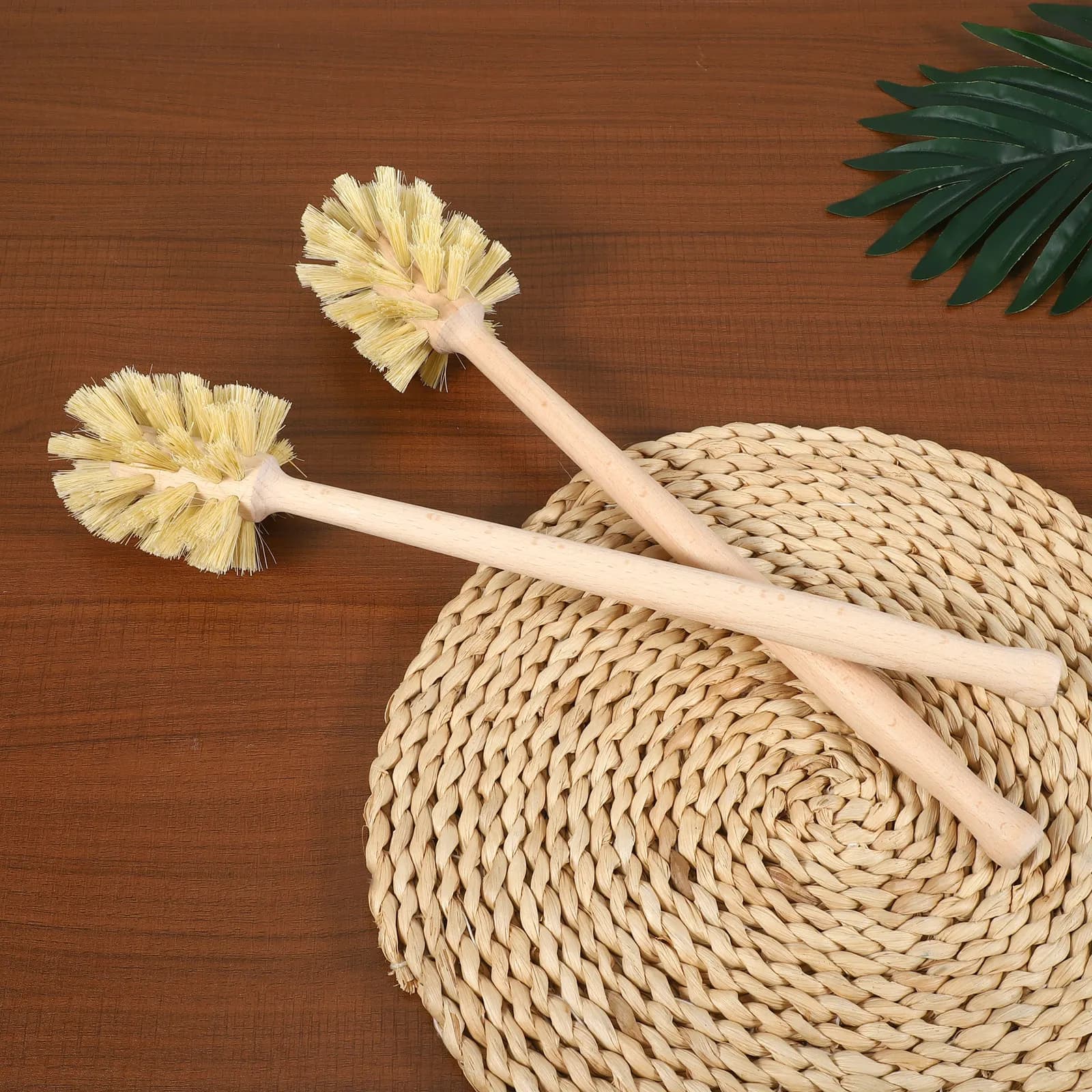 Set di 2 Spazzole per WC in Sisal Naturale con Manico Ergonomico in Legno, Strumento per la Pulizia del Bagno, Design Igienico con Manico Lungo