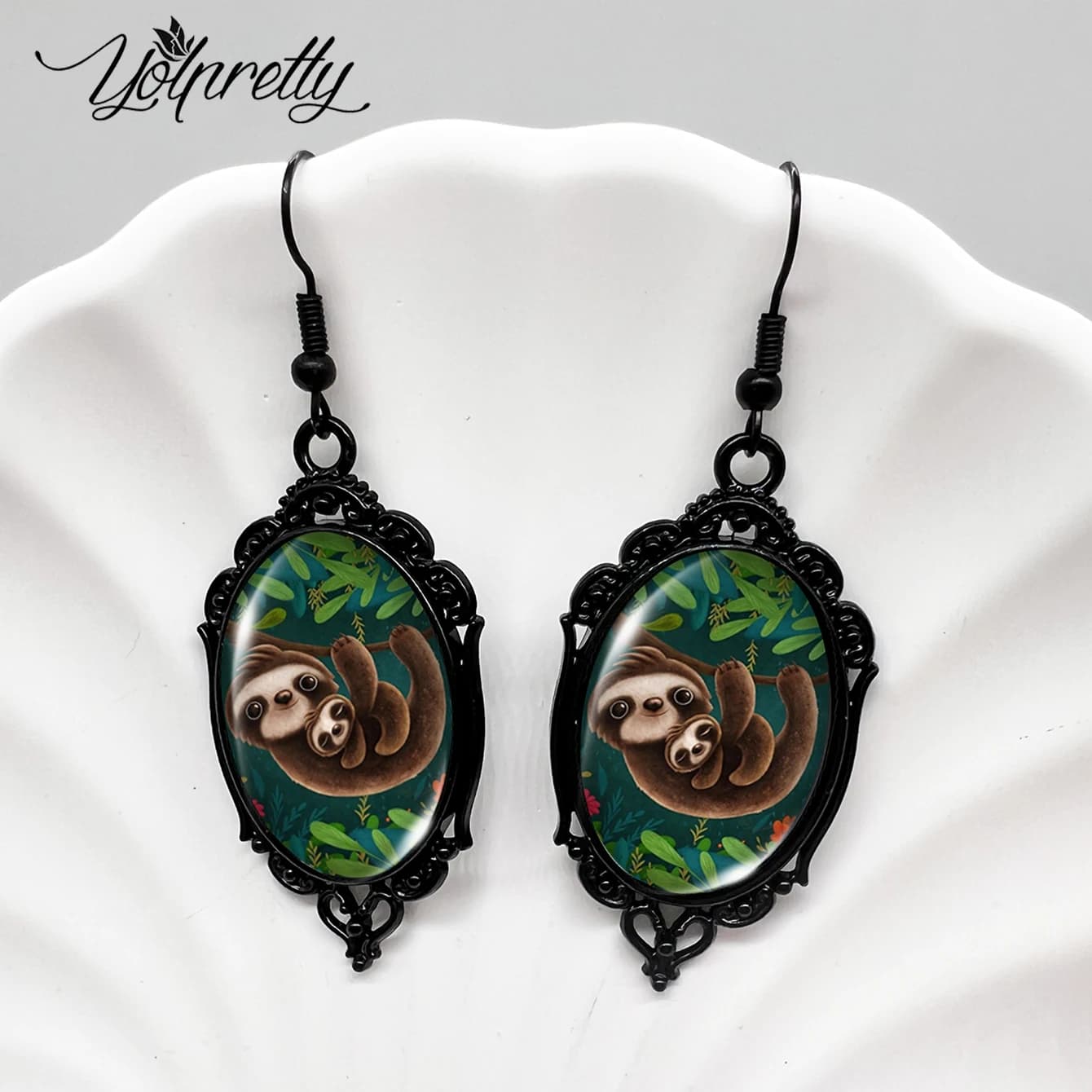 Nuovo simpatico bradipo madre e bambino immagine ovale cabochon in vetro orecchini con amo da pesca orecchini pendenti a forma di fiore nero fatti a mano