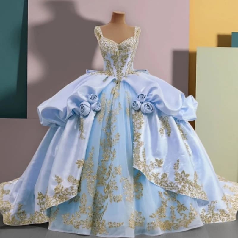 Abiti Quinceanera lucidi blu cielo Abito da ballo con spalle scoperte Applique in oro Perline di pizzo Corsetto in tulle di cristallo Abito dolce 16