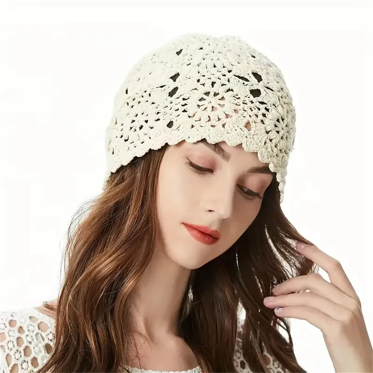 Un Instagram con libro giapponese primaverile e autunnale hollow vintage fatto a mano da donna gancio per cappello fiore lavorato a maglia in lana da donna ha