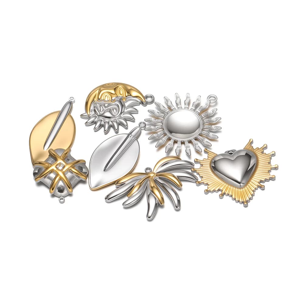4 Pezzi Ciondoli a Forma di Sole, Luna e Cuore in Acciaio Inossidabile Placcato Oro per Creazione di Gioielli Fai-da-Te, Collane, Bracciali, Orecchini, Forniture all'Ingrosso