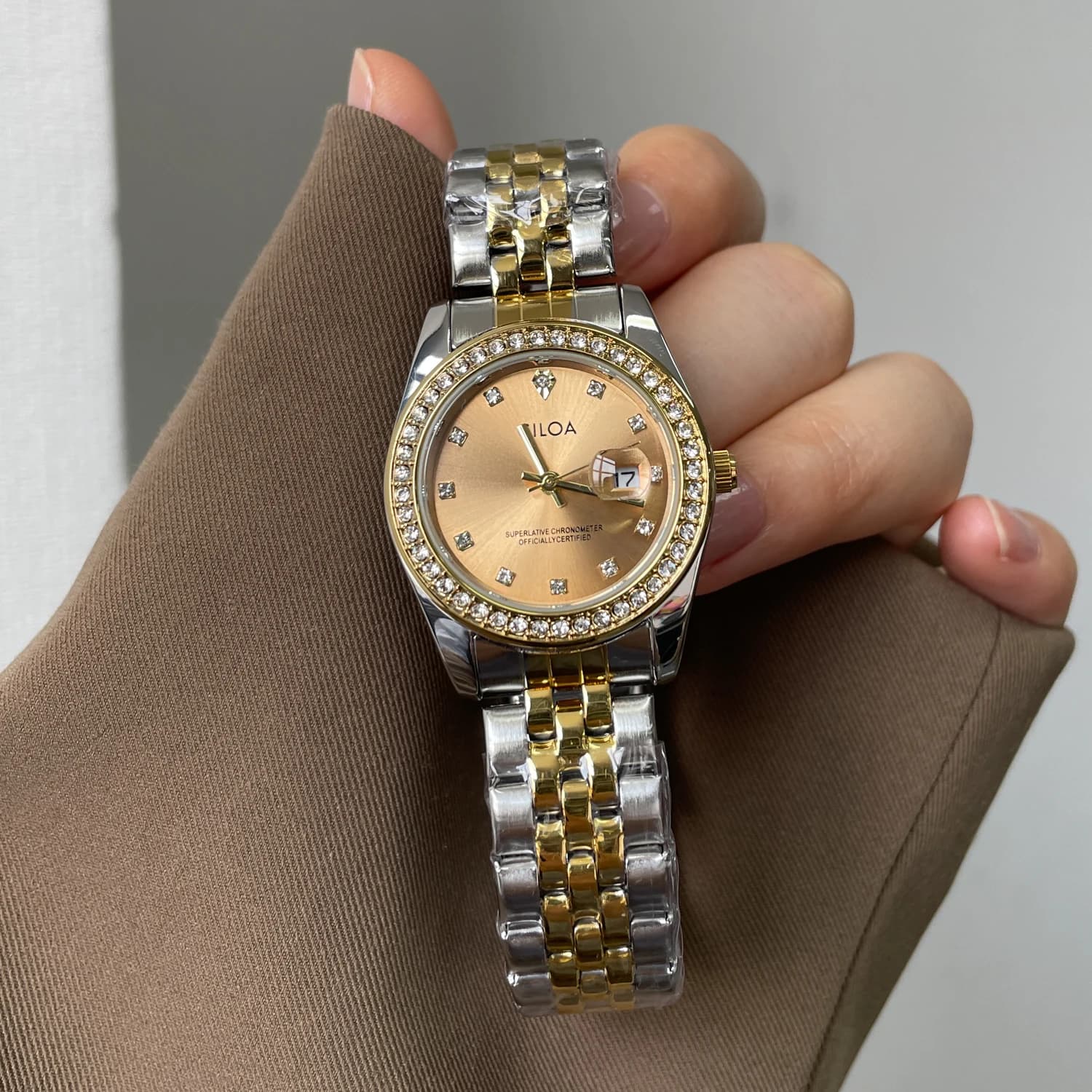 CILOA Womens Round Gold Two Tone Watch Champagne Dial Crystal Bezel Single Date Stainless Steel Bracelet Quartz Wristwatch