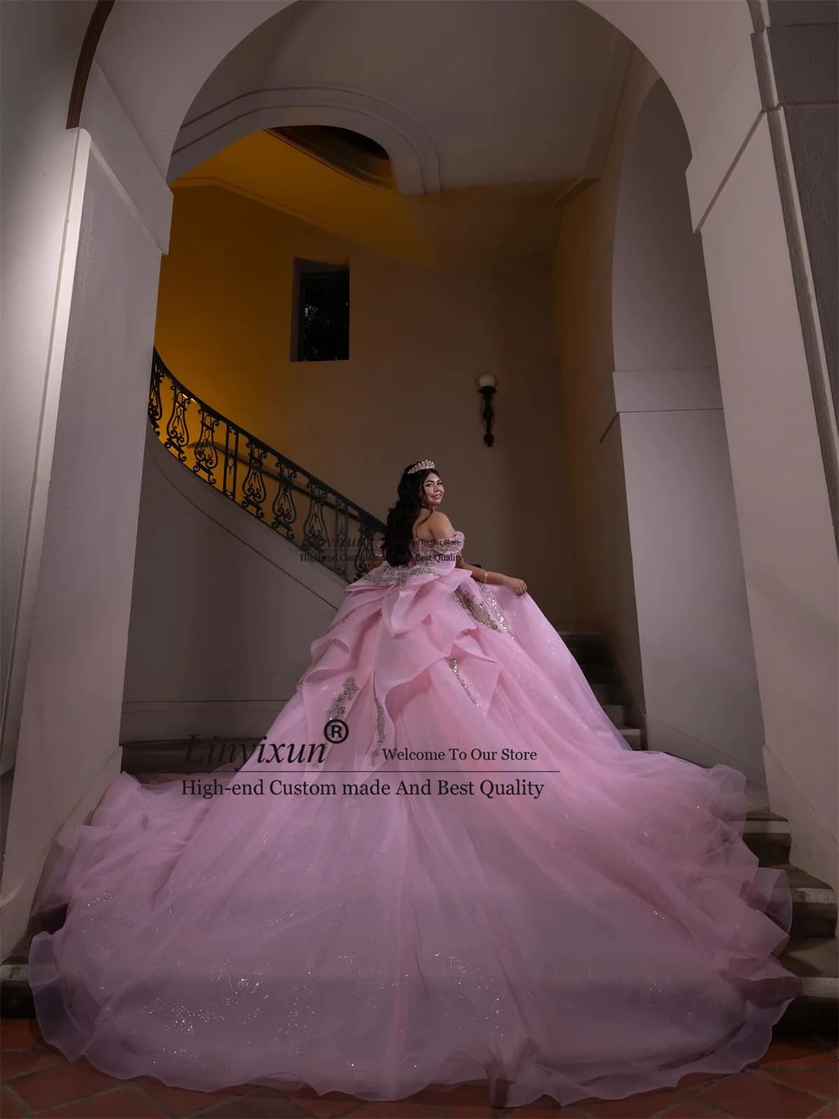 Elegante abito da ballo in pizzo con applicazioni Abiti stile Quinceanera senza maniche con spalle scoperte Cristallo con lacci Messicano Dolce 16 Abiti da 15 Anos
