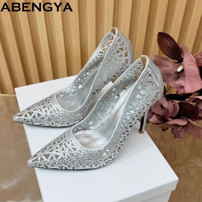 Sandali da donna con tacco sottile e intagliato, mocassini di lusso con cristalli, scarpe da sposa primaverili