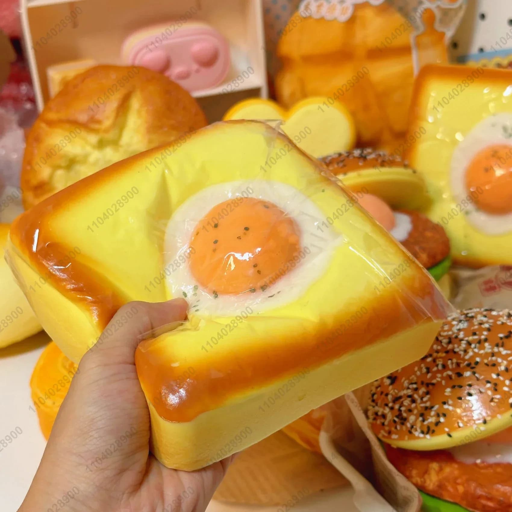 Giocattolo Squishy a Forma di Toast con Uovo Fritto, Giocattolo Antistress a Lenta Risalita, Giocattolo Rilassante per Mani per Bambini e Adulti