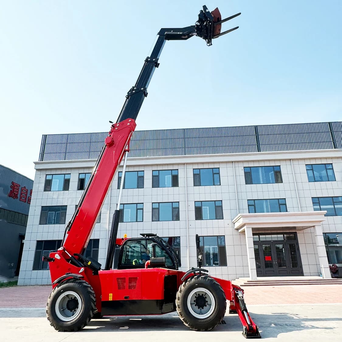 Caricatore per carrello elevatore con braccio telescopico diesel da 18 metri e 3,5 tonnellate certificato CE ad alte prestazioni in vendita, personalizzazione disponibile.
