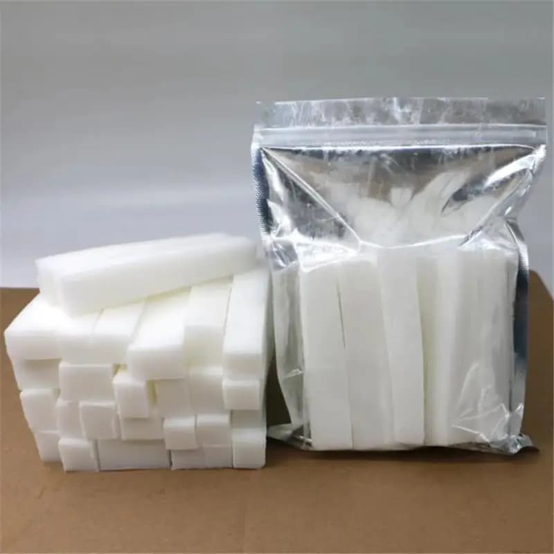 Pratica base di sapone trasparente fatta a mano fai da te che produce materia prima per latte materno con olio essenziale