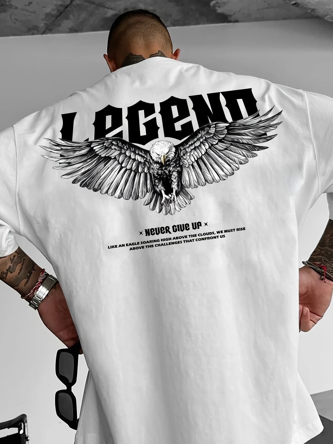 T-shirt estiva da uomo in puro cotone 100%, casual, ampia, con stampa ispiratrice 'never give up', traspirante, girocollo, a maniche corte.