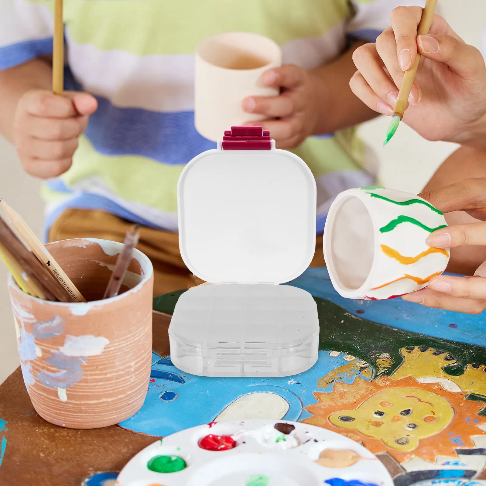 Portable Watercolor Palette Box 16 Compartments Leak-Proof Silicone Lid Moisture Retaining Travel-Friendly Painting Tray
