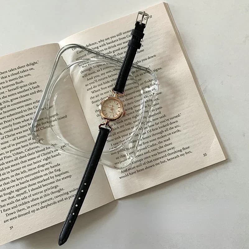 Women's Watch Brown White Small watches Versatile Slim Strap Leather Strap Quartz watch Reloj Mujer wristwatch