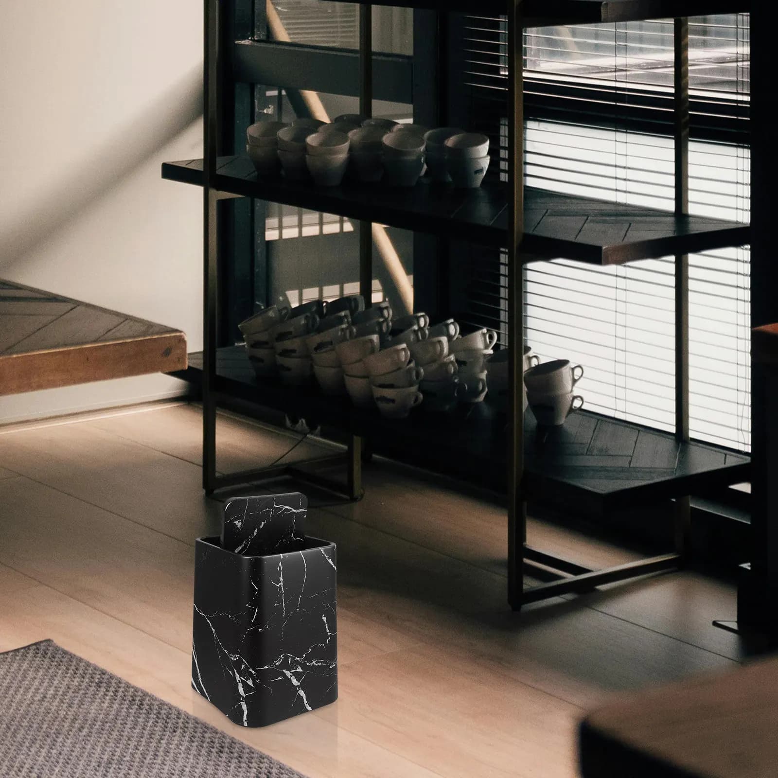 Cestino per Rifiuti con Coperchio Effetto Marmo, Salvaspazio ed Elegante per Soggiorno, Cucina, Bagno, Ufficio