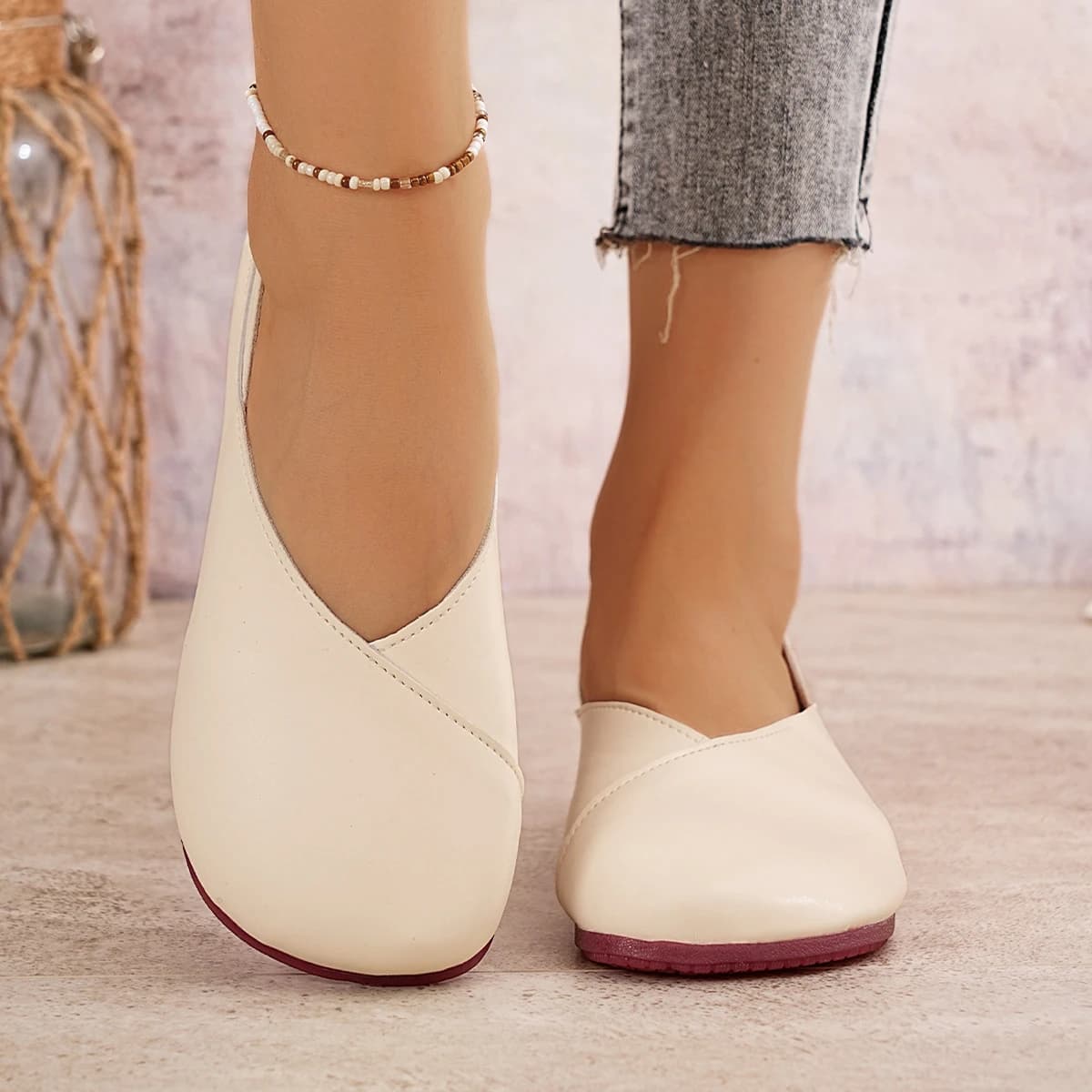 Scarpe basse a testa tonda con bocca superficiale in tinta unita primaverile e autunnale Scarpe singole casual comode di nuovo stile alla moda per le donne