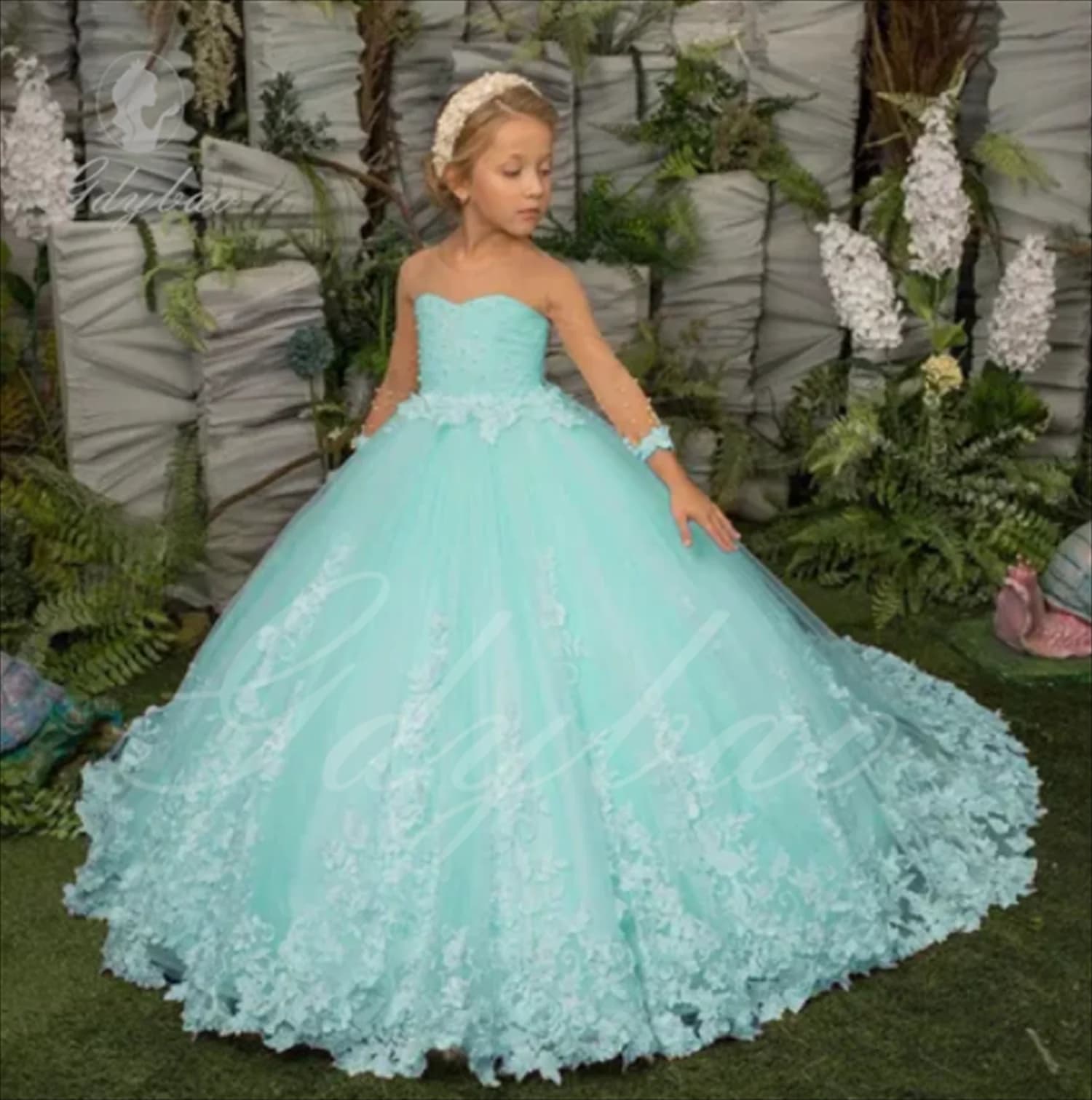 Abiti da ragazza di fiori con applicazioni gonfie color lavanda Fiocco lungo senza maniche in tulle con perline Abiti da ballo di compleanno Abiti da sposa Bambino Santa Comunione D