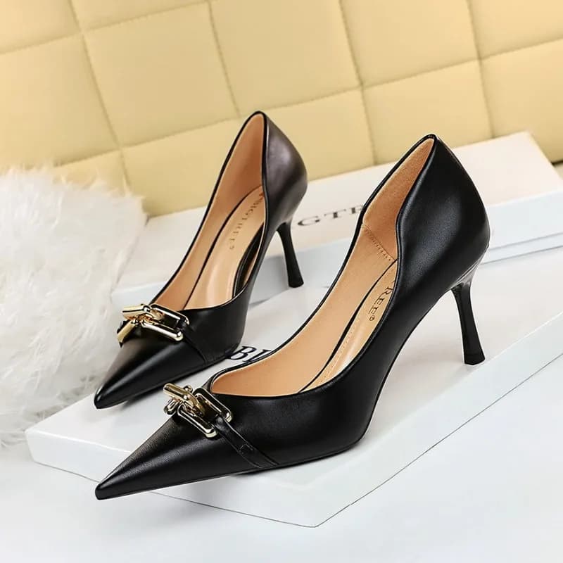 Designer New Women Pumps Pointed Toe 7CM Thin Heel Shallow Mouth Metal Buckle Decoration Single Shoes Ladies Fashion Office Shoe