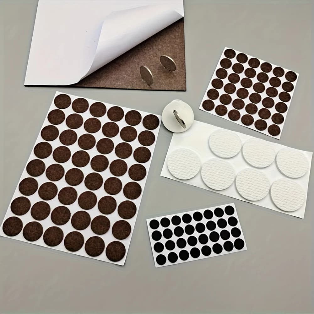 Set di 125 cuscinetti in feltro per mobili - vari modelli adatti per proteggere pavimenti in legno duro e superfici metalliche, protezioni per gambe di mobili neutre