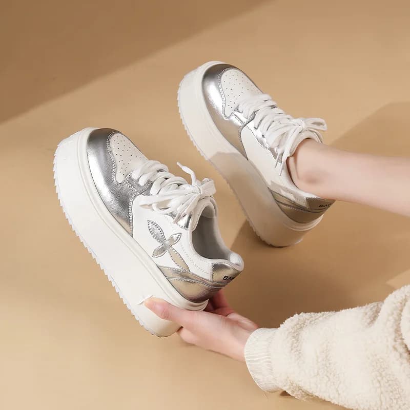 Sneakers da Donna in Vera Pelle con Suola Spessa, Primavera 2025, Casual con Lacci Incrociati, Platform Sportivo con Rialzo, Scarpe Basse
