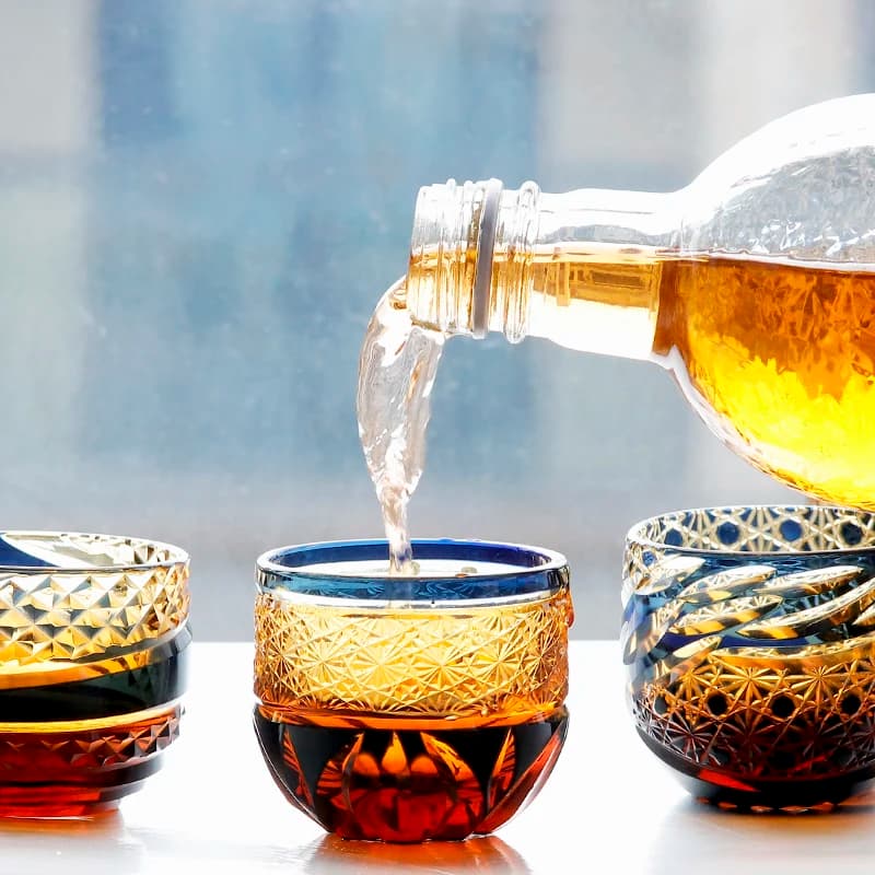 Bicchiere da Sake Giapponese in Ambra Blu Intagliato a Mano da 60ml, Regalo per Casa e Bar