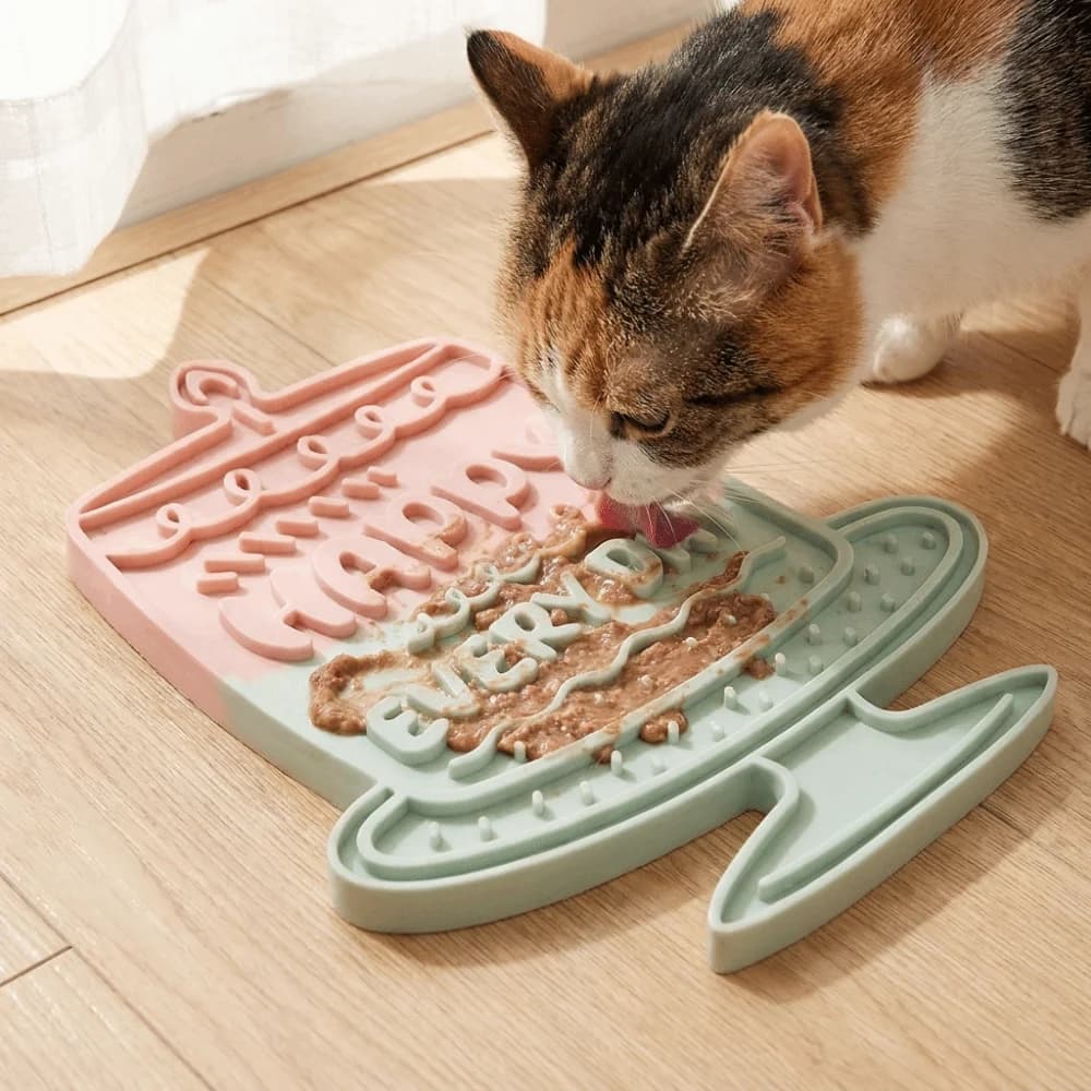 Silicone Cake Shape Pet Slow Food Mat Non-Slip Anti-choking Anti-Choking Slow Feeder Suction Cup Pet Food Mat Training