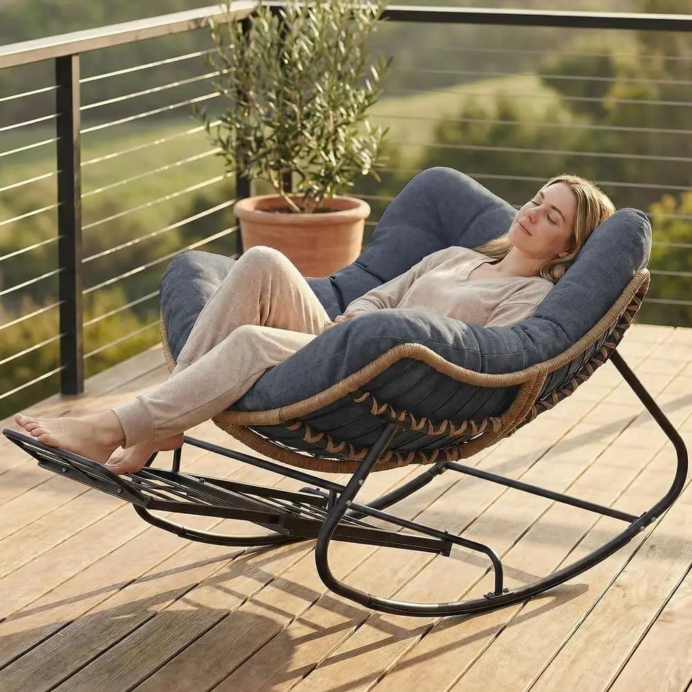 Sedia a dondolo Papasan da esterno con poggiapiedi, sedia a uovo da patio oversize con cuscino spesso, lettino a dondolo in vimini per interni