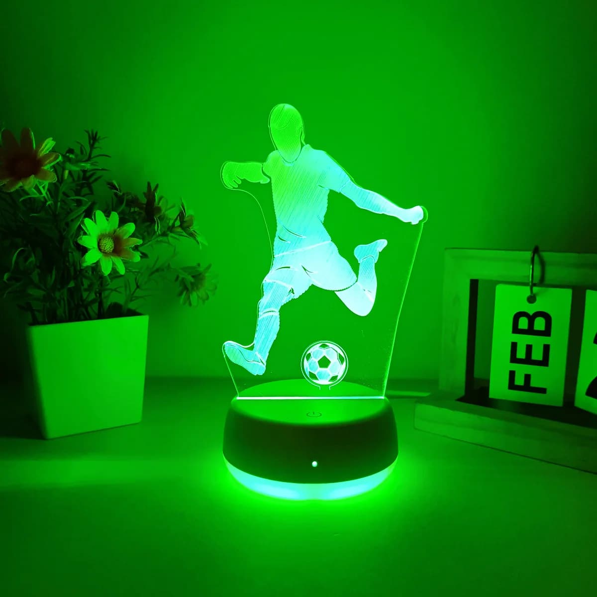 1 modern and creative 3D night light for seven-color football player, suitable for football fans, suitable for various scenes.