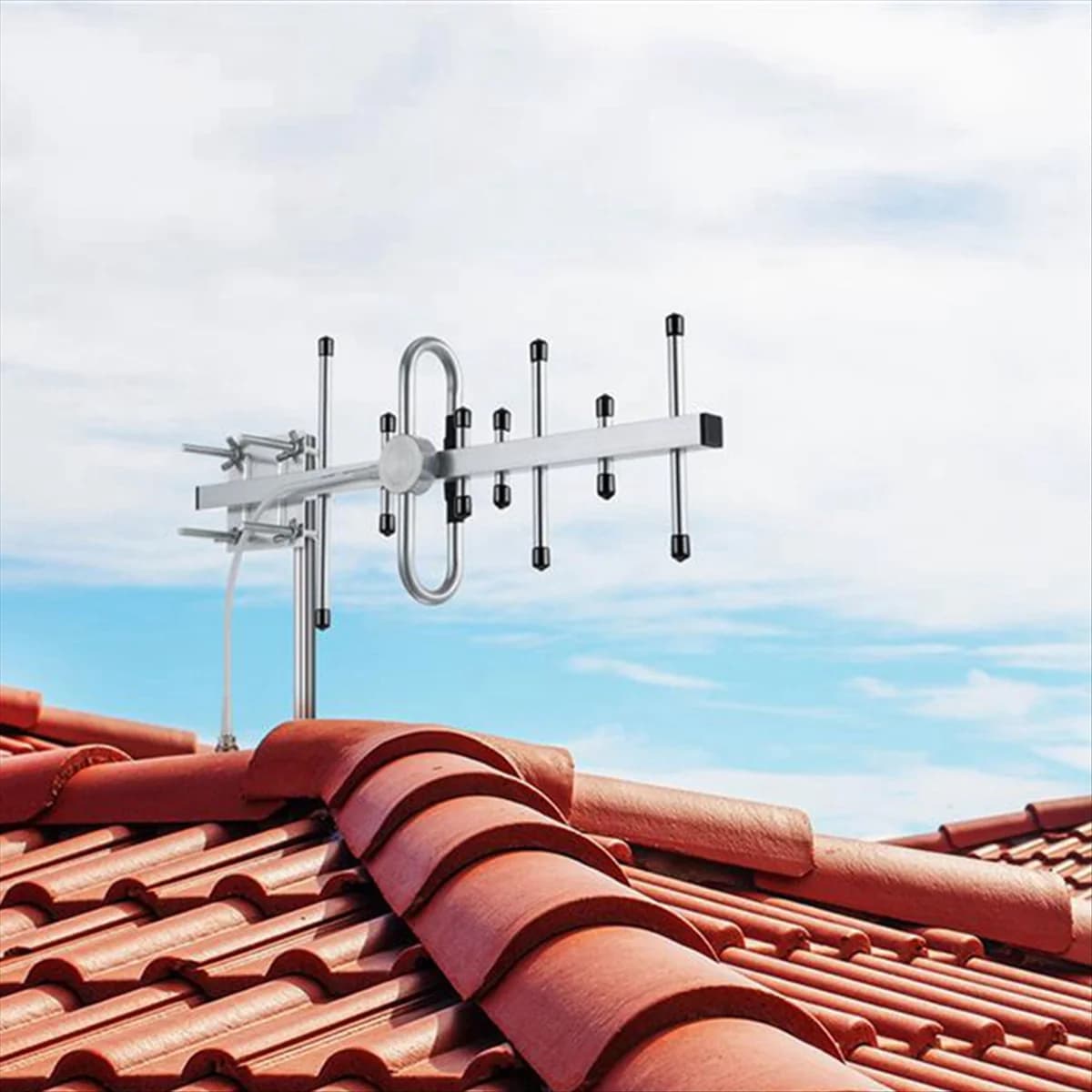 Antenna TV digitale ROO Antenna amplificata HDTV 4K Antenna TV esterna Amplificatore di segnale Portata 300 miglia VHF/UHF Trasparente