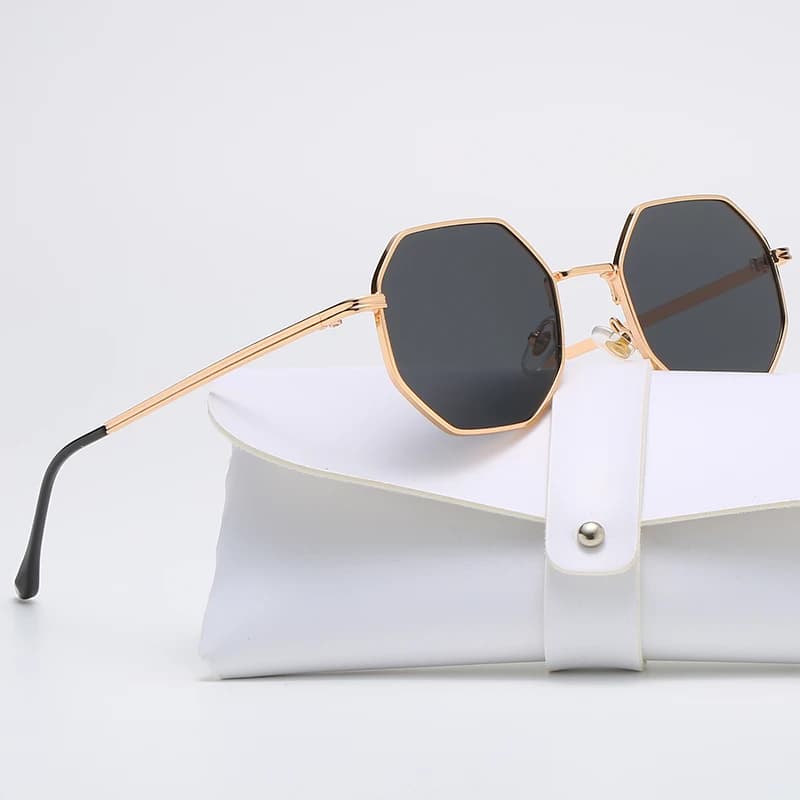 Occhiali da Sole Quadrati in Metallo, Design Vintage di Lusso per Donne, Occhiali da Sole a Specchio per Uomini, Protezione UV400