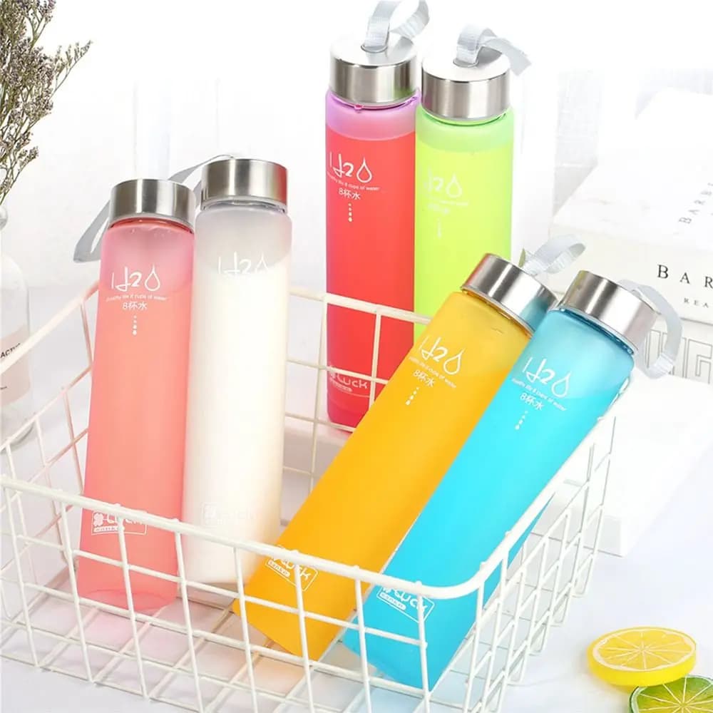 Bottiglia d'acqua in plastica da 280ML bottiglia per bere smerigliata ragazze ragazzi bollitore sportivo portatile a prova di perdite