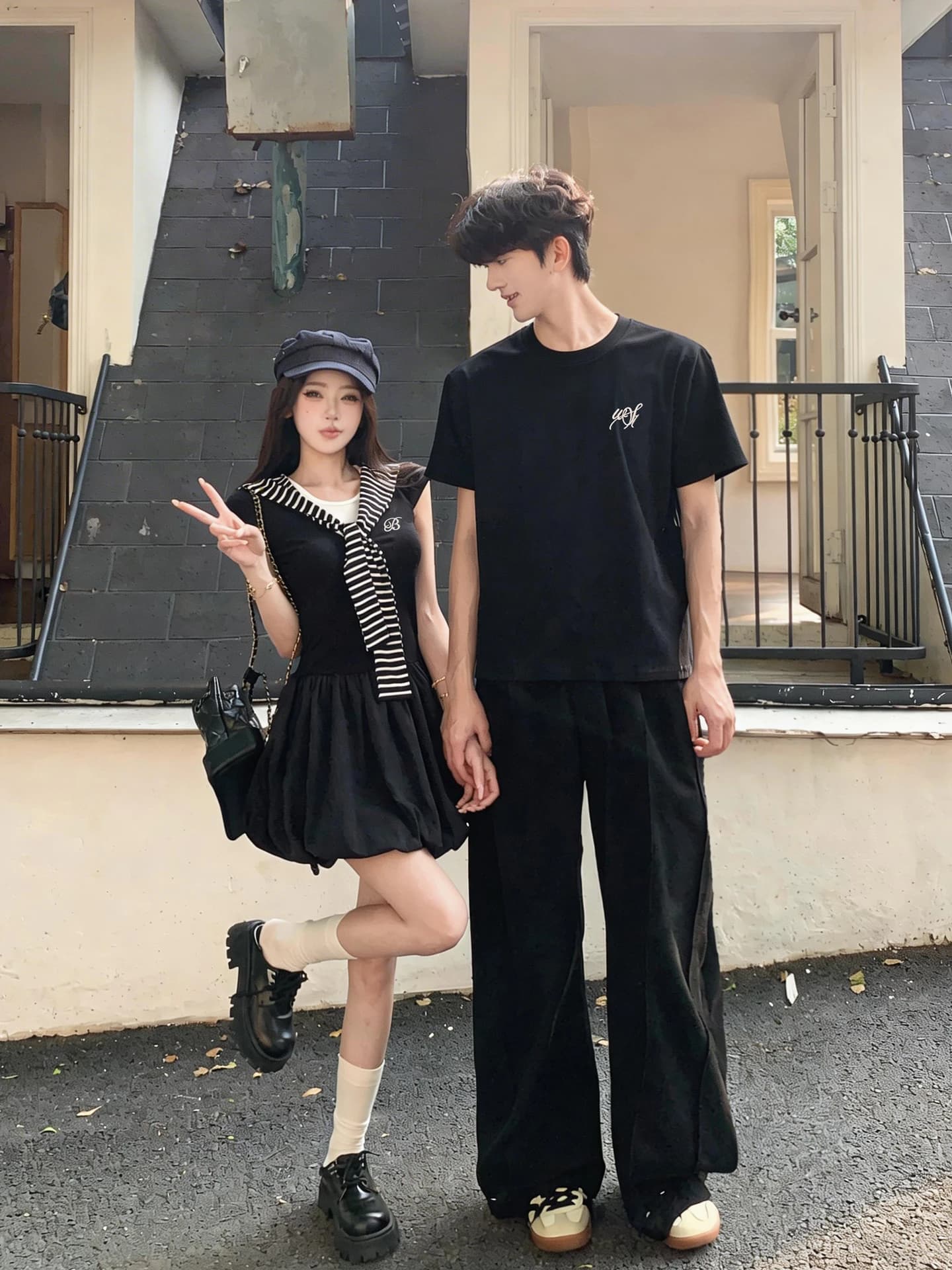 T-shirt estiva a maniche corte dal design unico per coppia, da uomo e da donna, con gonna a finta due pezzi e vestito corto svasato a vita stretta