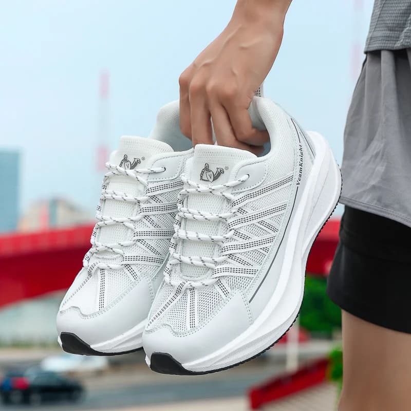Scarpe da corsa da uomo per esterni molto vendute, leggere e traspiranti in rete, antiscivolo e resistenti all'usura, scarpe casual.