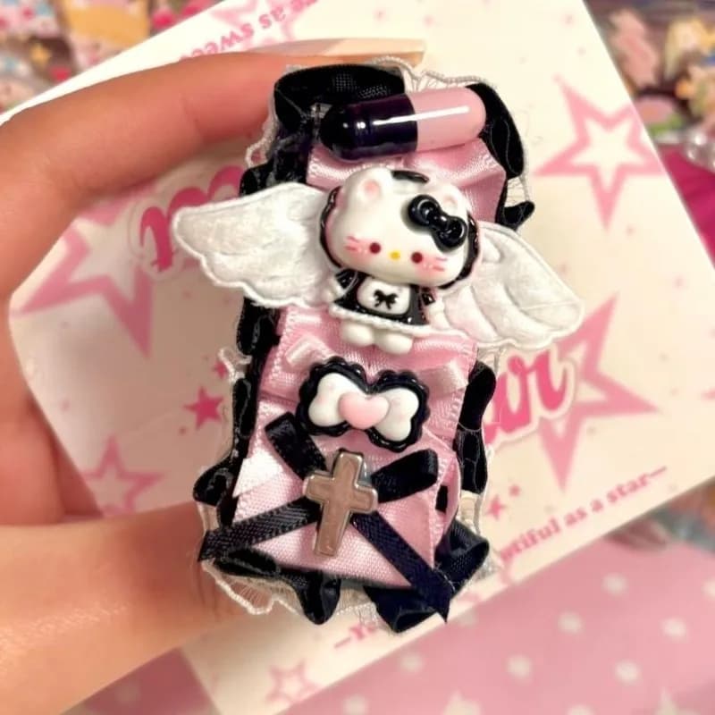 (Iris Love) Mini Cucitrice Nera e Rosa Hello Kitty con Ornamento a Pillola, Cucitrice Portatile Esteticamente Gradevole e Carina